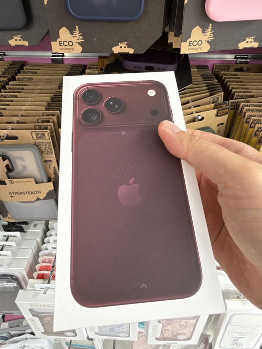 iPhone 18 Pro Max 256 burgundy,запечатани.