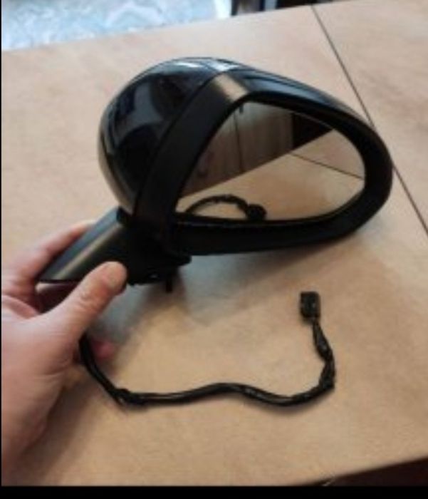 Оригинално Ел.огледало от Опел Корса Д Работи си ,има леки външни забе