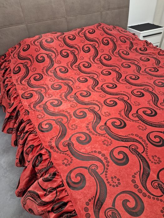 Vând draperii și covertura