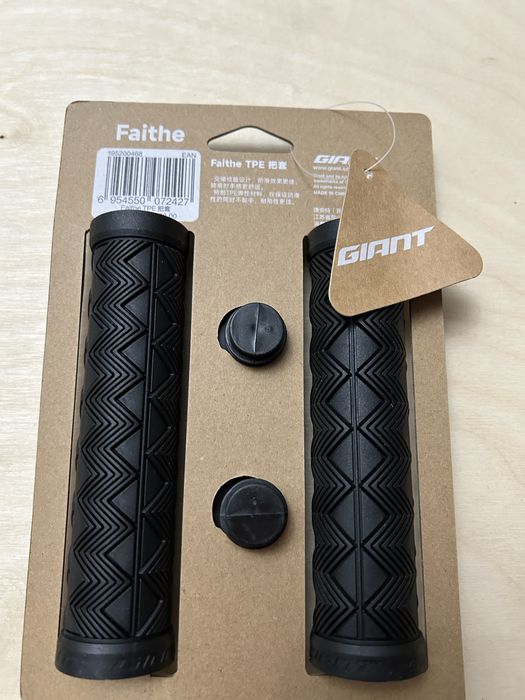 Грипсы Giant новые