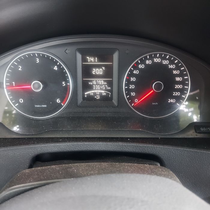 VOLKSWAGEN Caravelle
