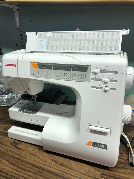 Швейная машинка Janome