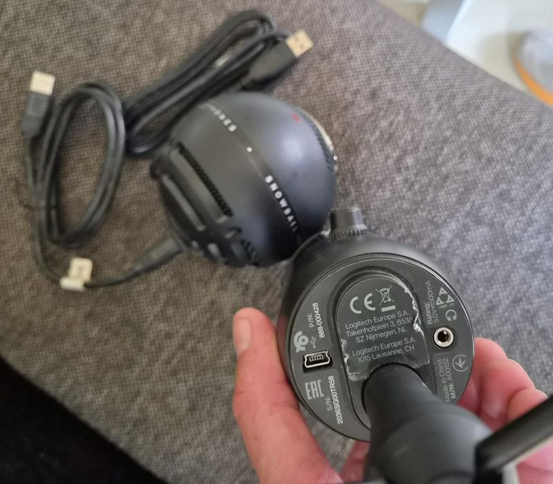 vand 2 x Microfon Usb Logitech Blue Yeti Professional si  Blue Snowball ICE