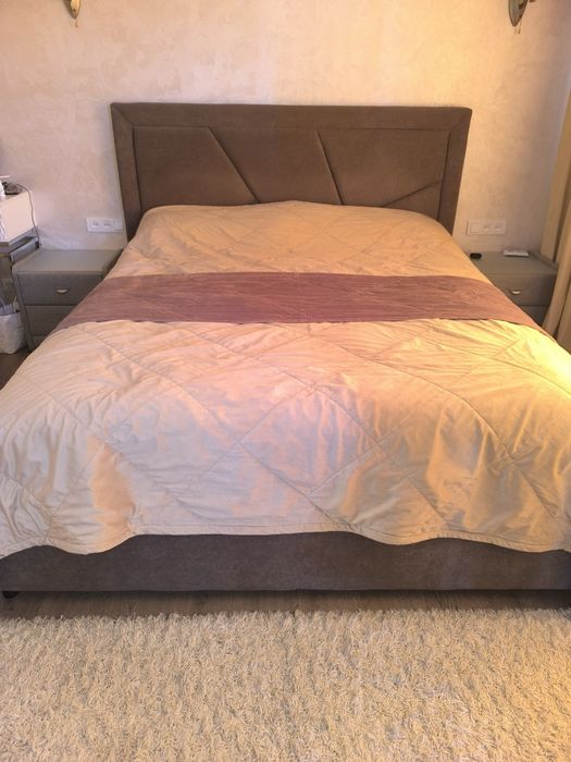 Продам двухспальную кровать
