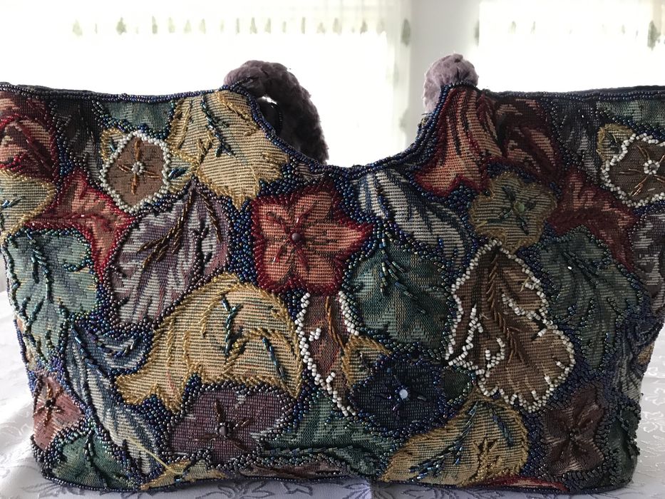 Geanta vintage cusuta cu margele