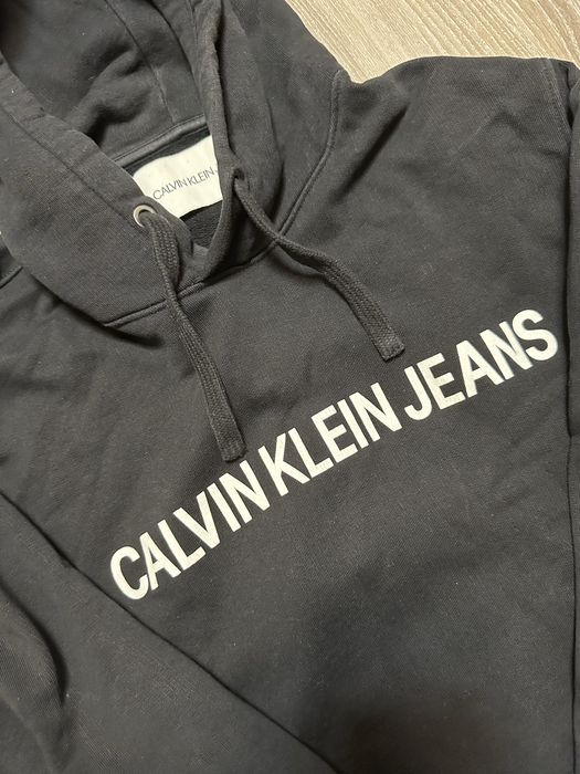Суитчъри Calvin Klein ; Tommy Hilfiger