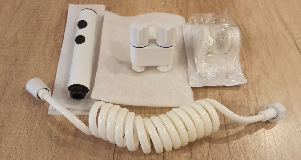 Хигиенен душ - ХРОМ, ЧЕРЕН и БЯЛ