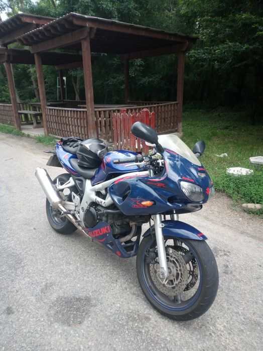 Vând Suzuki SV 650 Anul 2000 Cu toate actele valabile   care sunteți interesat mă puteți contacta