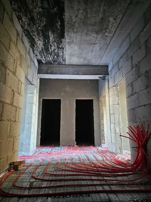 5 xonali 2,2sotixli kotejlar sotiladi.