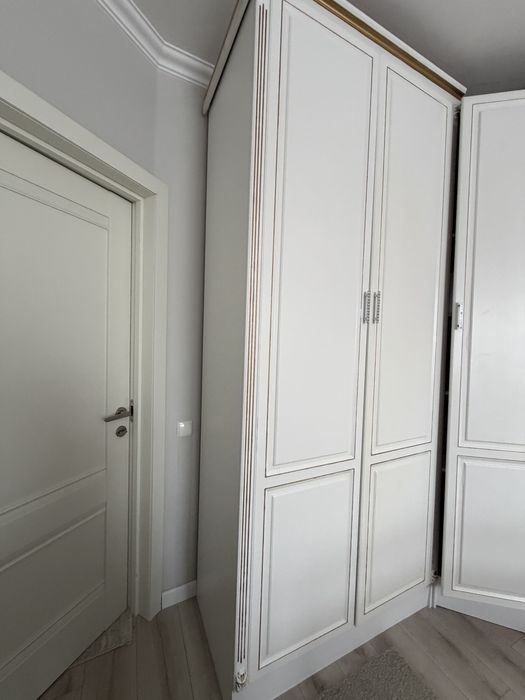 Продам шкаф угловой вместительный