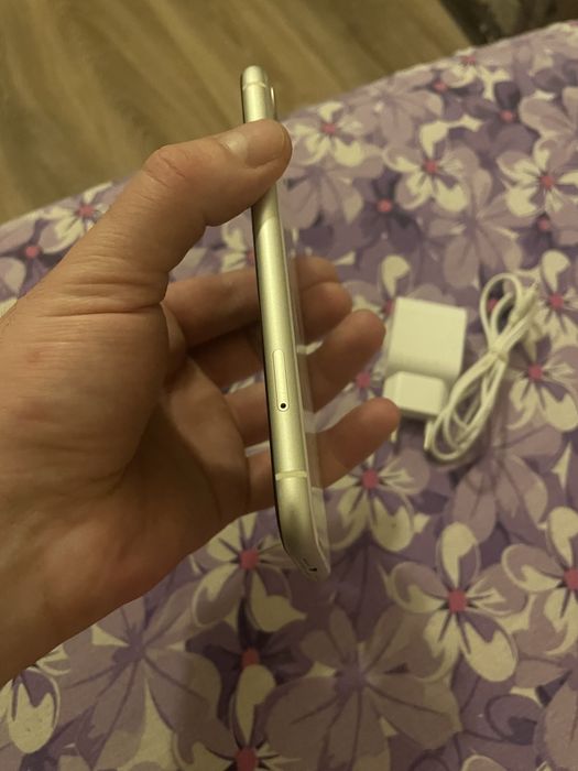 Vand iphone 11 liber de retea