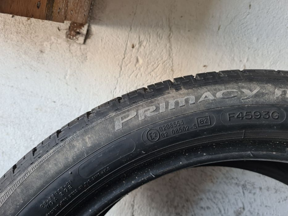 2 бр. всесезонни гуми 245/45/20 Michelin MXV4 7 mm DOT1214