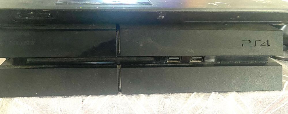 Продам PS4 fat, с виар