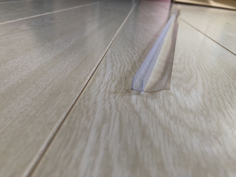 Уплотнитель F образный, для боковых дверей душ.кабины