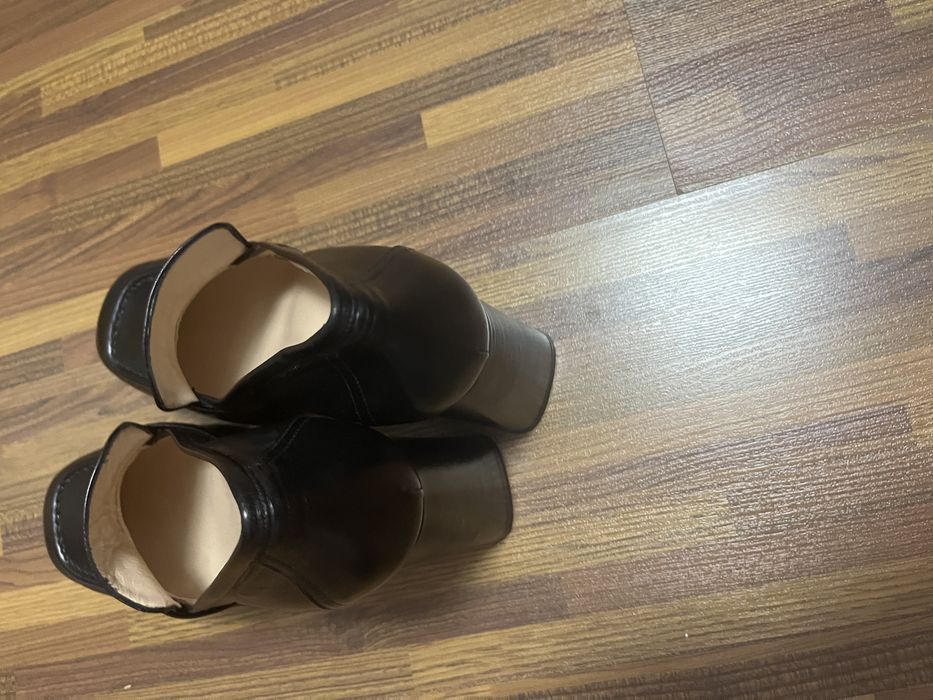 Pantofi piele marimea 37 culoare negru