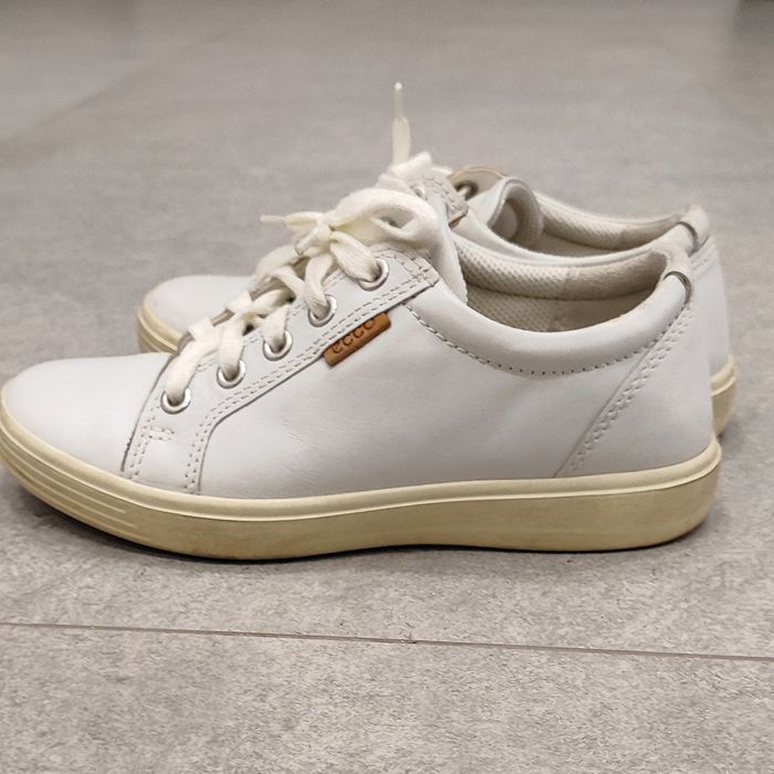 Продам кроссовки детские