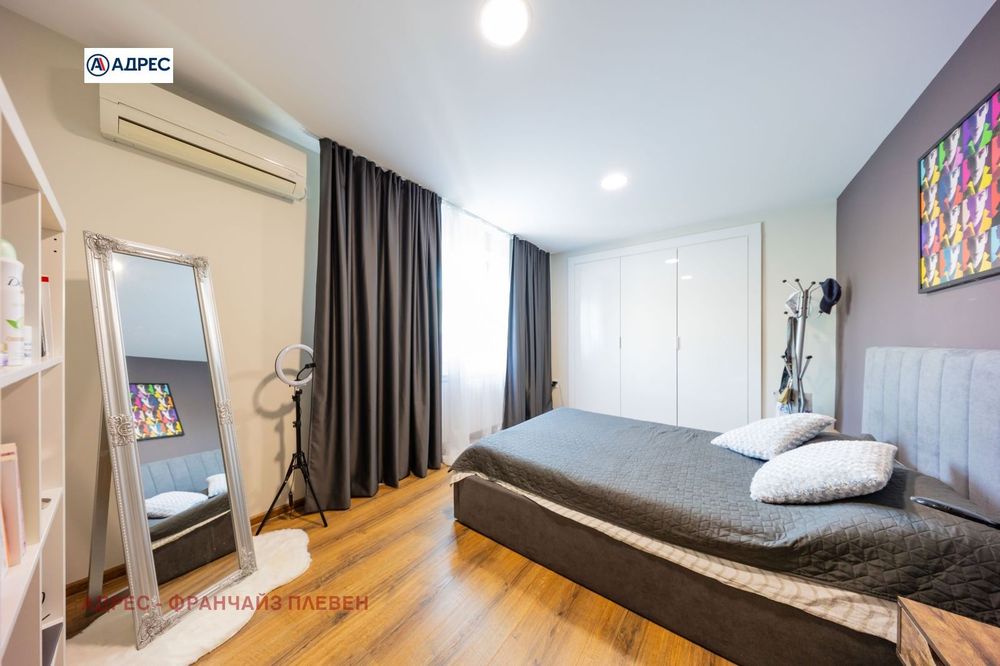 Продава се Тристаен апартамент в Плевен, Сторгозия - 93 кв.м за 2366 €/кв.м - Снимка #8