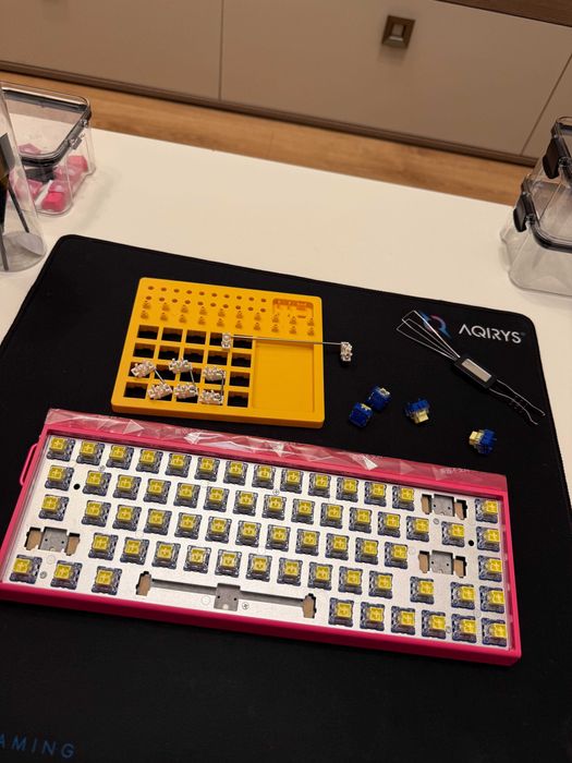 Tastatura AULA Hero 68HE – Bauhinia Red / switch uri magnetice lubed
