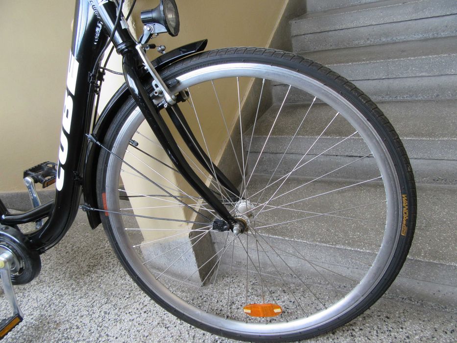 Немско градско колело CUBE TEAM 260 - 18инча с алуминиеви рама и капли