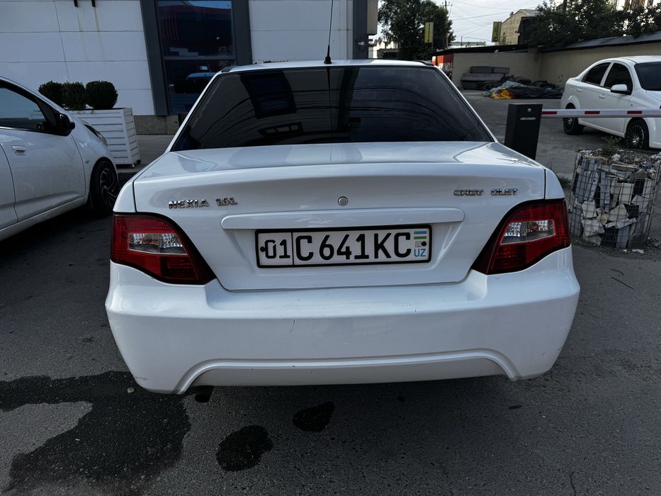 Nexia 2 Donc 1.6 srochna sotiladi