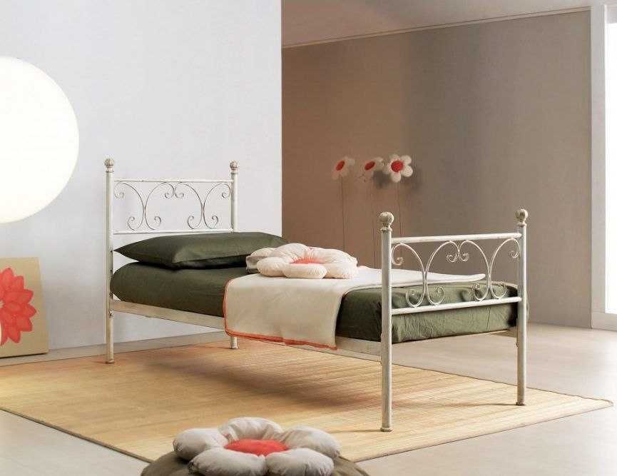 Кованые кровати.