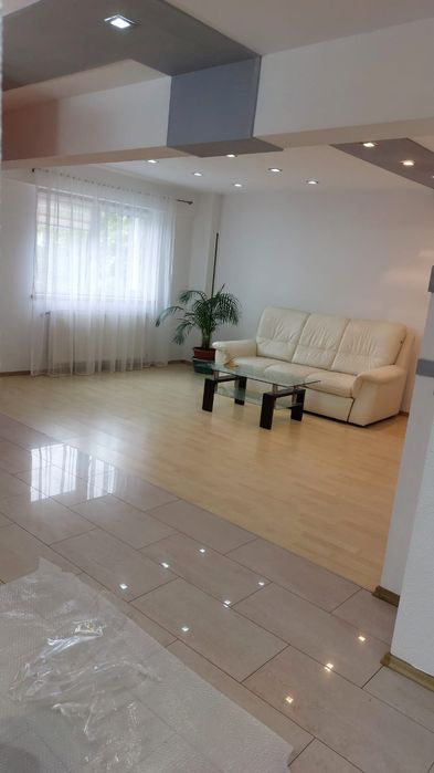 închiriez apartament 3 camere Sibiu
