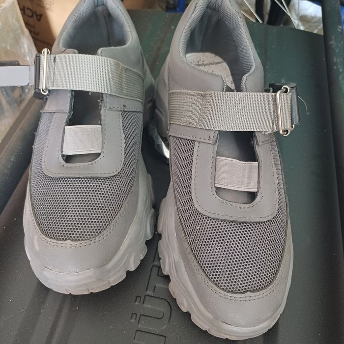 Новые кроссовки  росийские