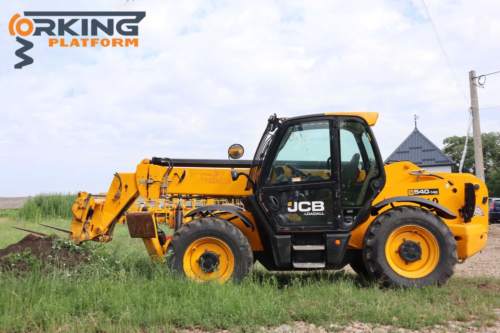 Încărcător telescopic de 13.8 m JCB 540-140 de închiriat/vanzare