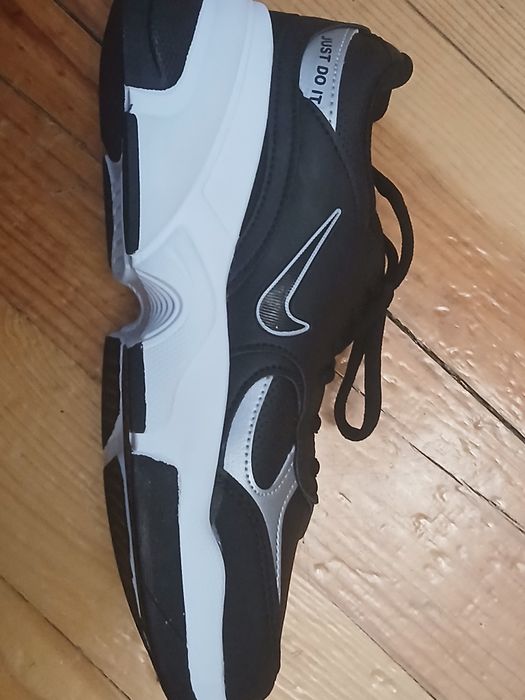 Маратонки NIKE Намаление