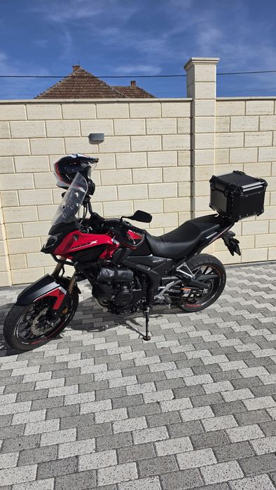 Motocicleta Honda CB500X 2023