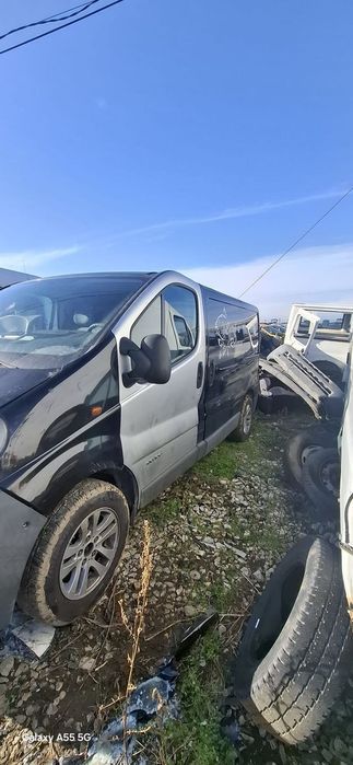 Dezmembrez Renaul Trafic Opel Vivaro