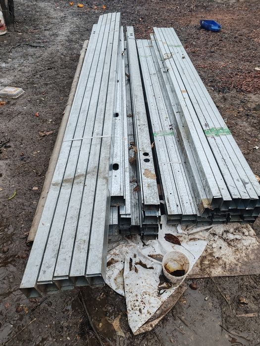 De vânzare UV și CV de 0.6 made IT 140 de buc  preț 25 roni buc