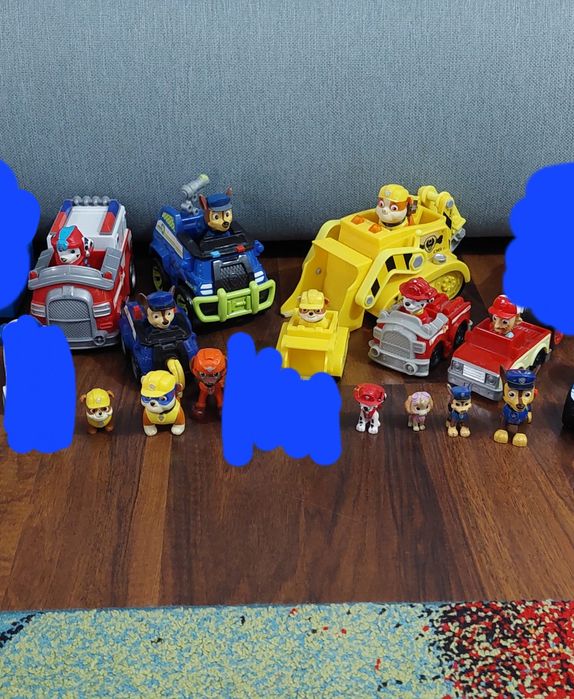 Lot  Paw Patrol Patrula Cățelușilor: autobuz, vehicule și figurine
