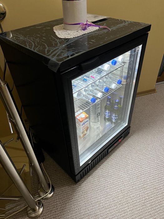 Vitrina minibar cu led