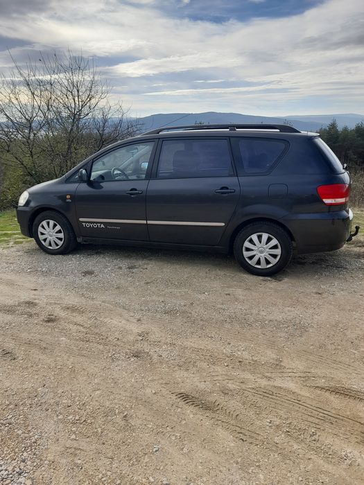 Toyota Avensis Verso  , 7местна