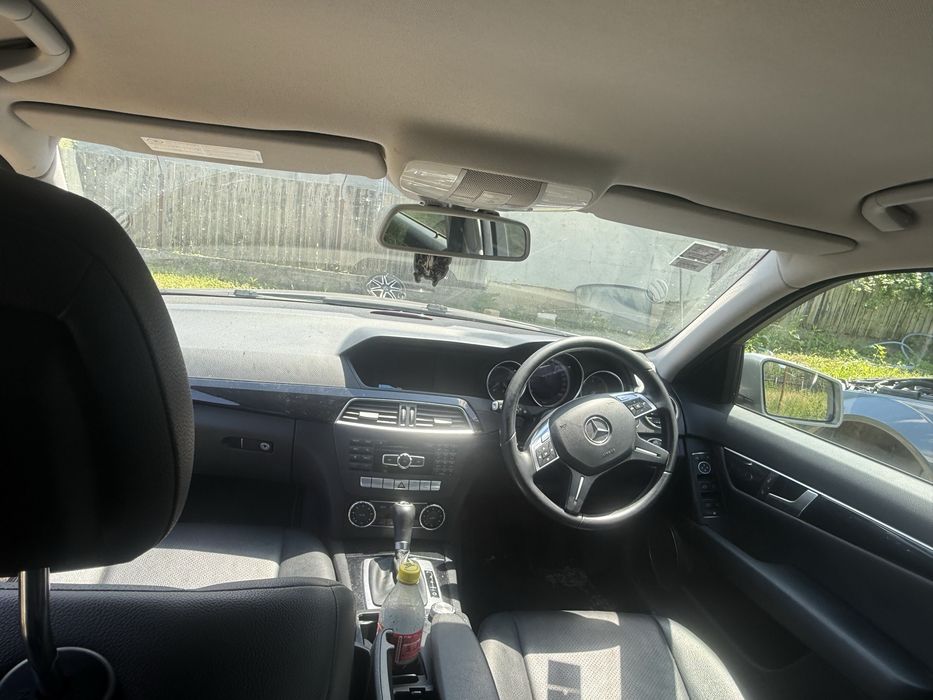Dezmembrez Mercedes e204 cdi Break