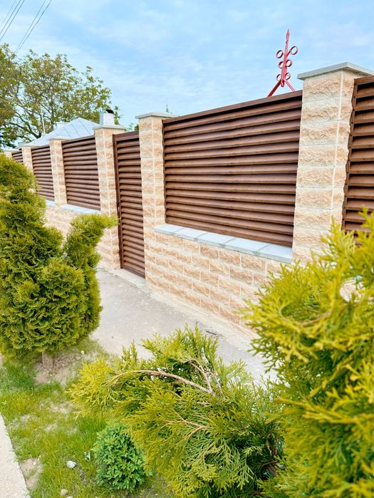 Gard Luvru PLUS, tip jaluzea culoare grande mat, grosime 0.5mm