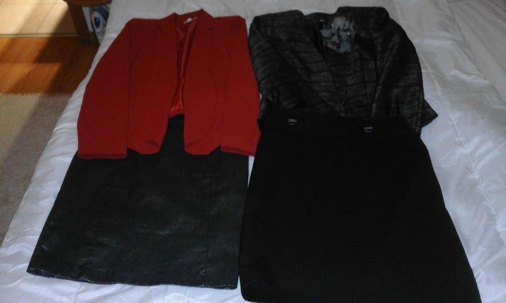 Черен костюм на Марк и Спенсър. И 2 поли и сако за комбинации