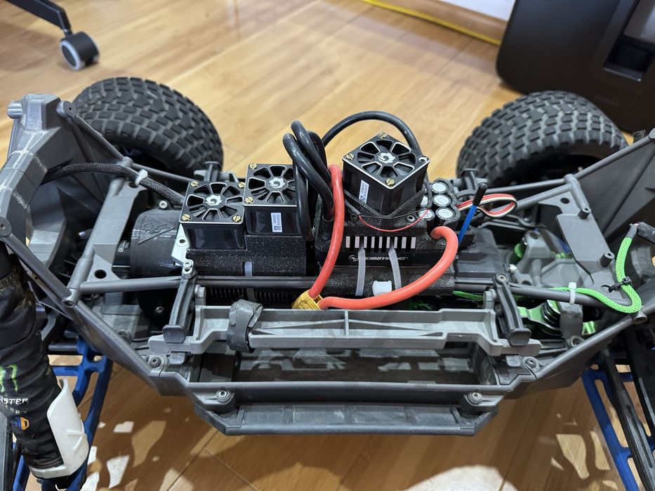 Automodel Traxxas Xmaxx