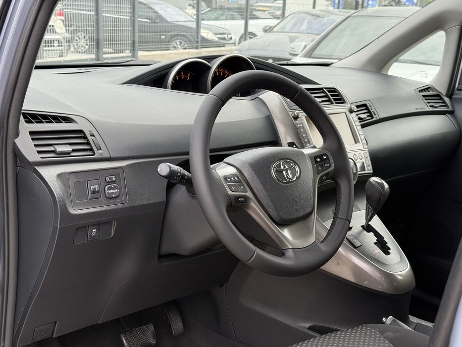 Toyota Verso 2.2DCAT* 2010г* АВТОМАТИК* ТОП СЪСТОЯНИЕ*