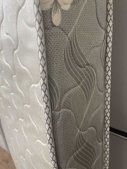 Продам матрас  односпалтный