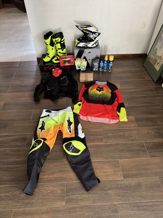 Мото екипировка ботуши каска екип ризница броня alpinestars fox