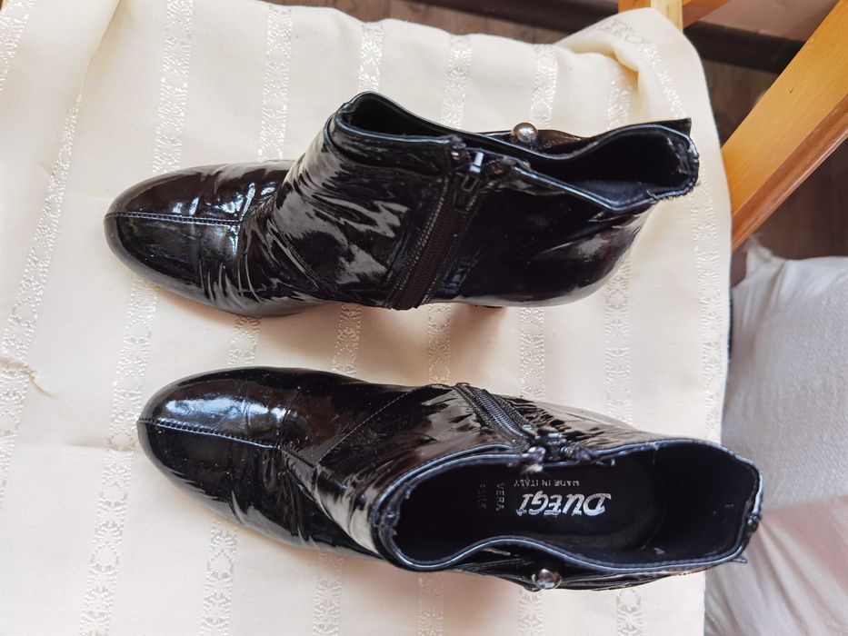 Дамски елегантни лачени обувки на висок ток от естествена кожа