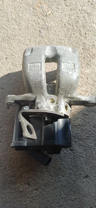 Продавам части за Пасат Б6