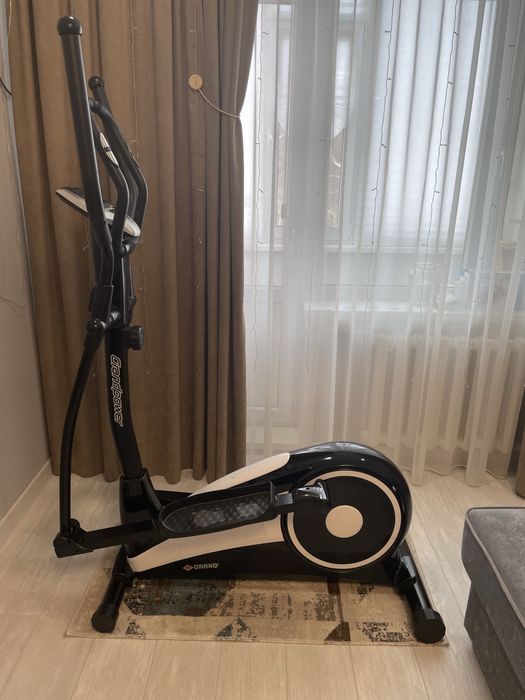 Продам эллиптический тренажер