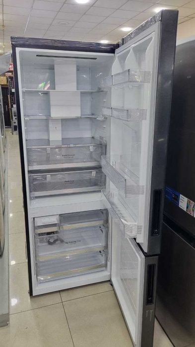 Холодильник LG GC-B569NQCM 462 л Smart Inverter No Frost чёрный