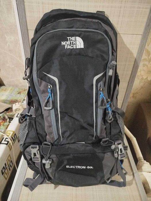 Продаю  новый рюкзак THE NORTH FACE 50 L звоните смело