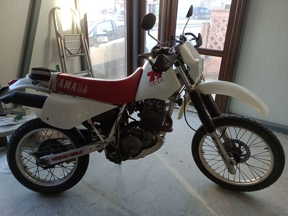 Продавам Yamaha TT600