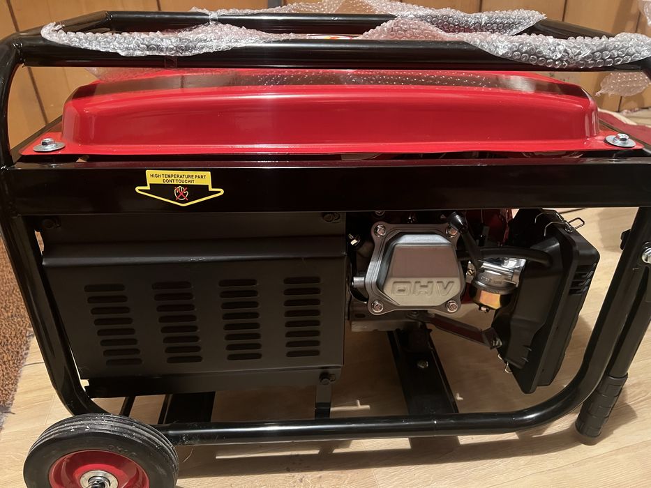 Бензинов трифазен генератор HONDA ECMT 7000,