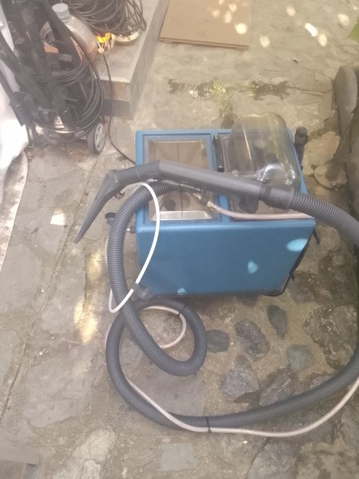 Vând aspirator cu injecție,abur